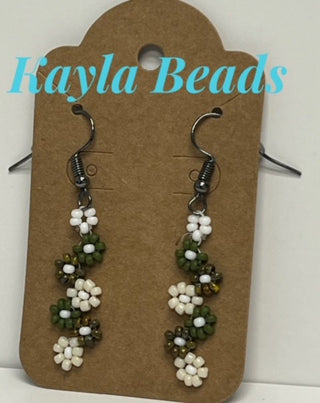 Medium Daisy Chain Earring